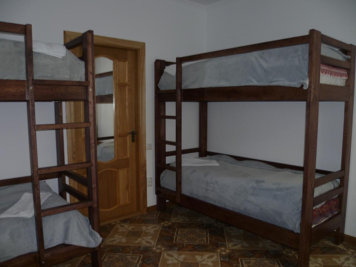 Home Hotel Kamjanets-Podilskyi Eksteriør billede