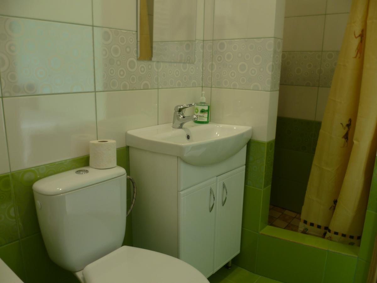 Home Hotel Kamjanets-Podilskyi Eksteriør billede