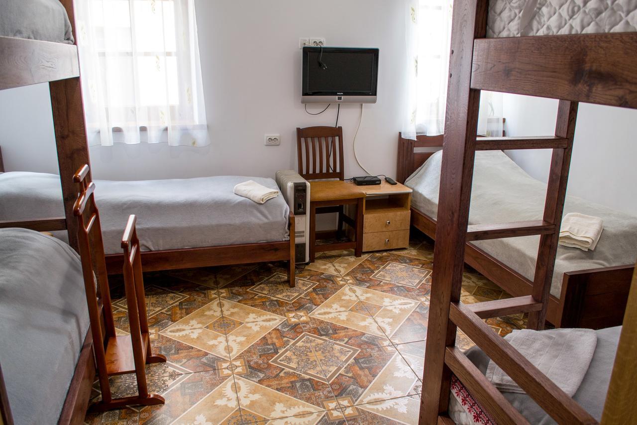 Home Hotel Kamjanets-Podilskyi Eksteriør billede