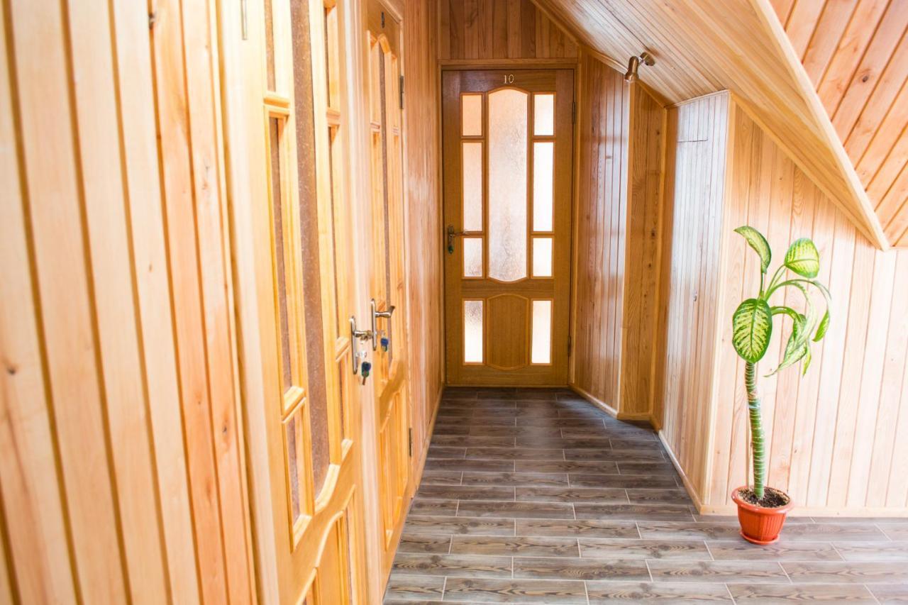 Home Hotel Kamjanets-Podilskyi Eksteriør billede