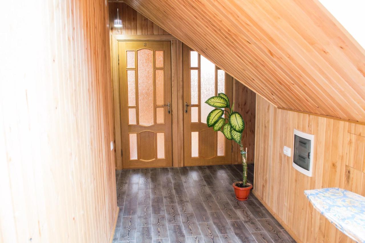 Home Hotel Kamjanets-Podilskyi Eksteriør billede